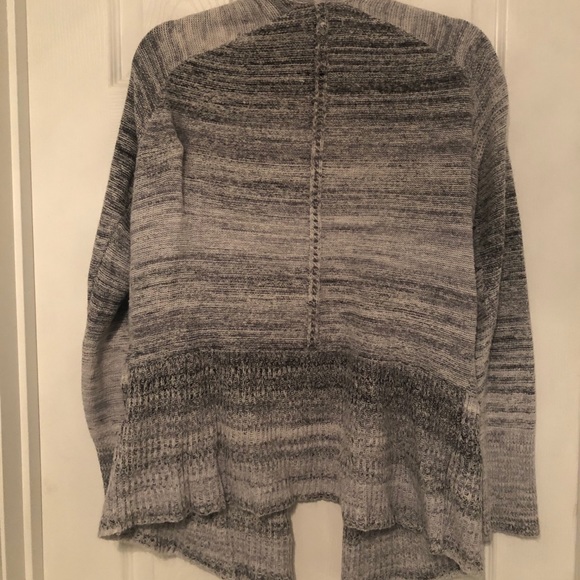 ✨2 for $25✨Chic Grey Cardigan - Picture 2 of 3